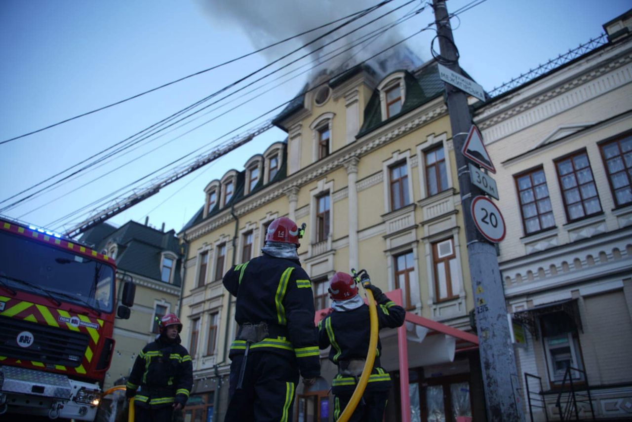 Pożar i wybuch w Kijowie. Dron spadł na budynek administracyjny