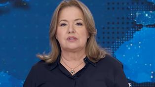 Danuta Holecka nie jest wyuczona zawodu. Jej wykształcenie odbiega od wyobrażeń