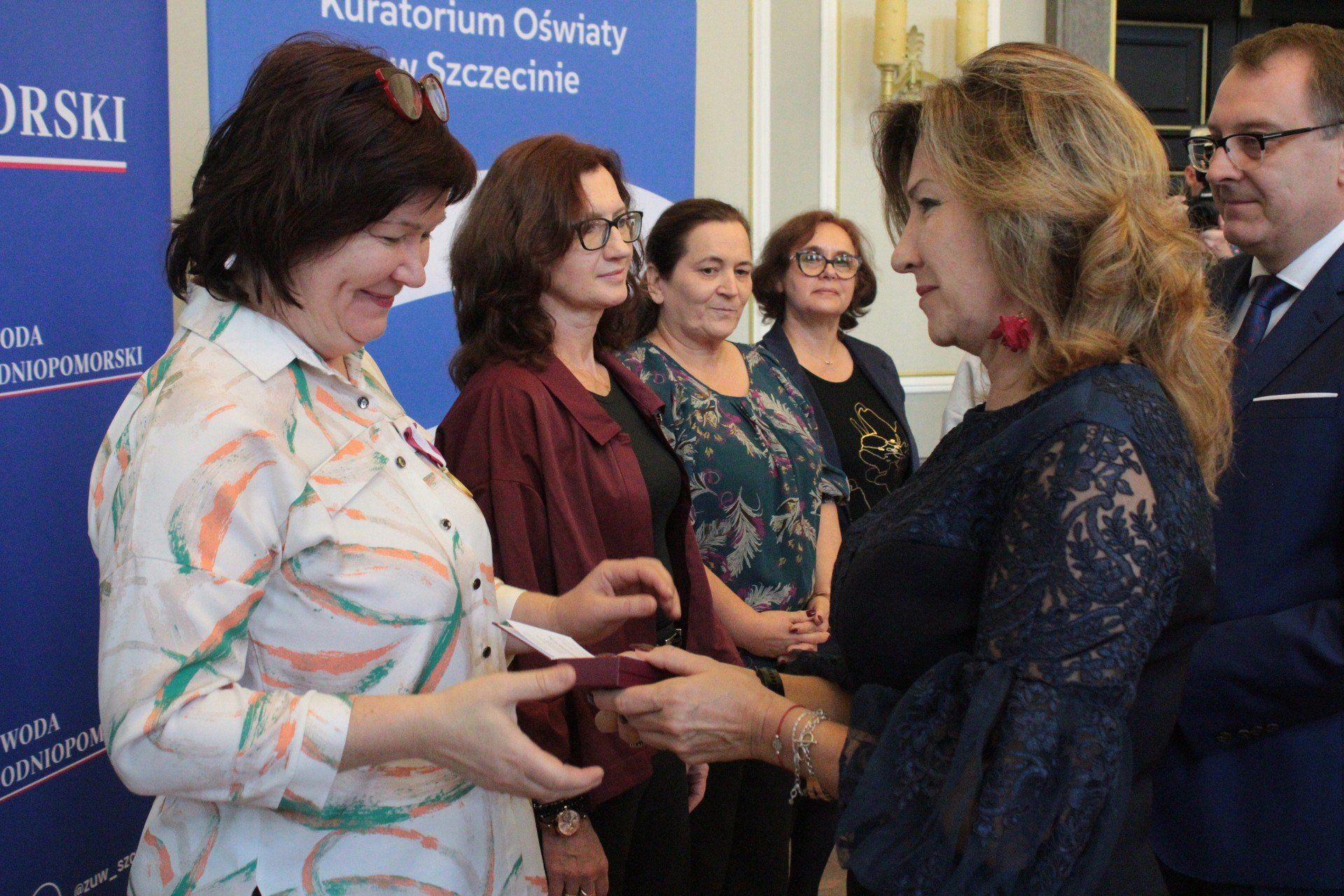 MEDALE ZA WIELOLETNIĄ PRACĘ DLA NAUCZYCIELI