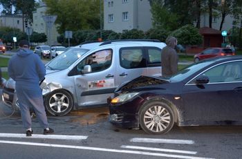 Stalowa Wola: Wypadek na skrzyżowaniu ulic Ofiar Katynia i Popiełuszki