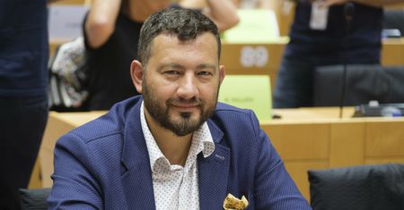 Odbiorą nam lasy i samochody spalinowe? Polski europoseł obala mity prawicy