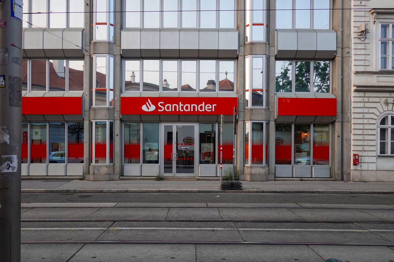 Santander Bank Polska z komunikatem. Przerwa w usługach