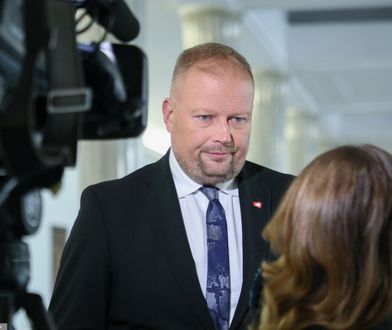 Zembaczyński pokazał dokumenty w TVP Info. Ozdoba pisze do ABW