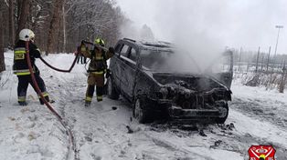 Wólka Cycowska: W trakcie jazdy Jeep stanął w płomieniach