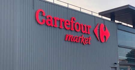55 proc. taniej w Carrefourze. Tylko do 25 lipca. Szynka za 7,99 zł/kg