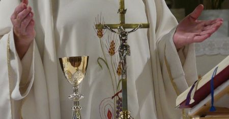 Parafianie mieli pretensje do księdza. Teraz zmienia kościół