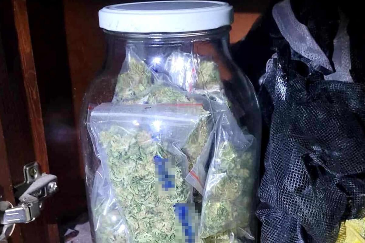 Marihuana w słoikach