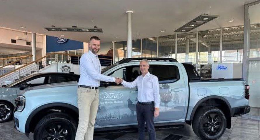 Ford Polska w ogniu krytyki. Firma odcina się od przekazania auta szefowi Naczelnej Rady Łowieckiej