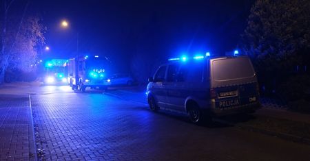 Nocna interwencja służb ratunkowych przy Al. Racławickich. 24-latka trafiła do szpitala z objawami zatrucia tlenkiem węgla