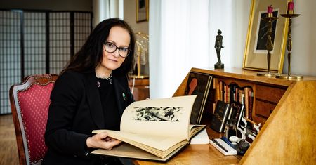 Wyjątkowe książki z 1000-letnią gwarancją. W Koszalinie wykonuje je artystyczna manufaktura