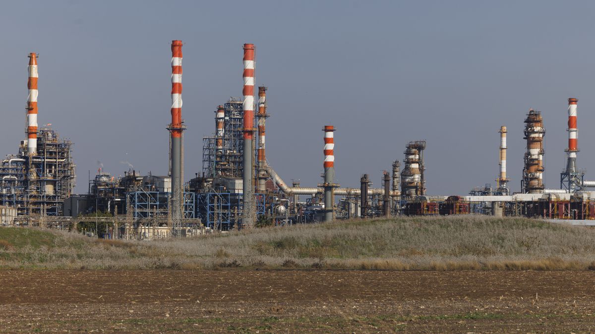 Rafineria w Hajfie, trzecim największym mieście Izraela