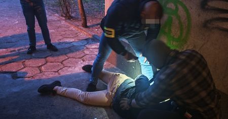 Paliwowy rekordzista w rękach policji. 39 kradzieży w kilka miesięcy i jazda bez prawa jazdy