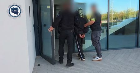 Miliony znikały po zmianie numerów kont na fakturach. CBZC rozbiło grupę podejrzaną o cyberoszustwa