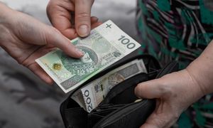 ZUS może zażądać zwrotu czternastki. Te osoby muszą uważać