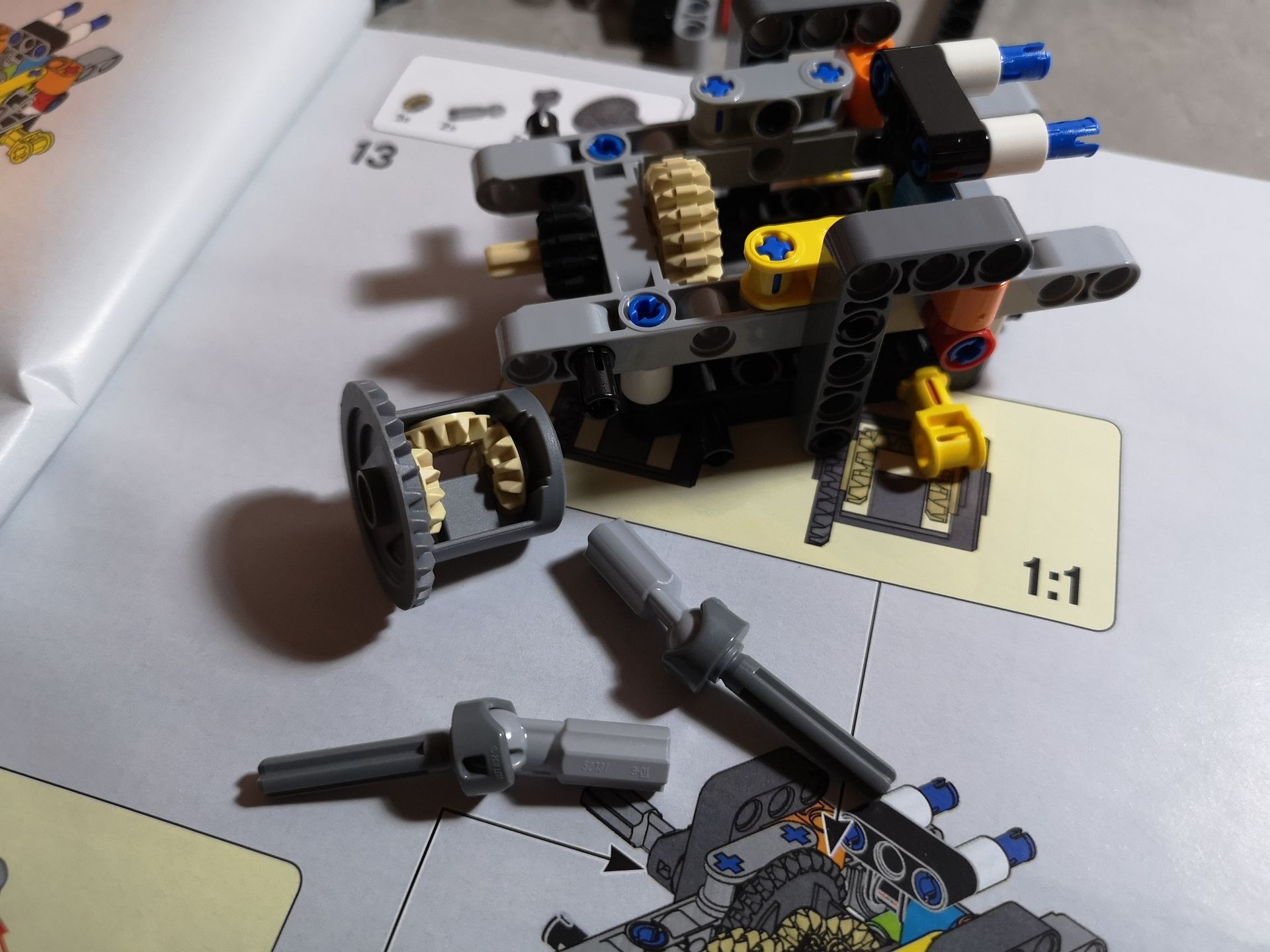 Recenzja LEGO Technic 42099: samochód terenowy sterowany smartfonem 13