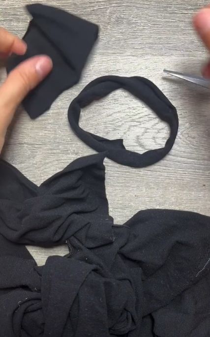 Pokazała, jak zrobić gumki ze starych rajstop