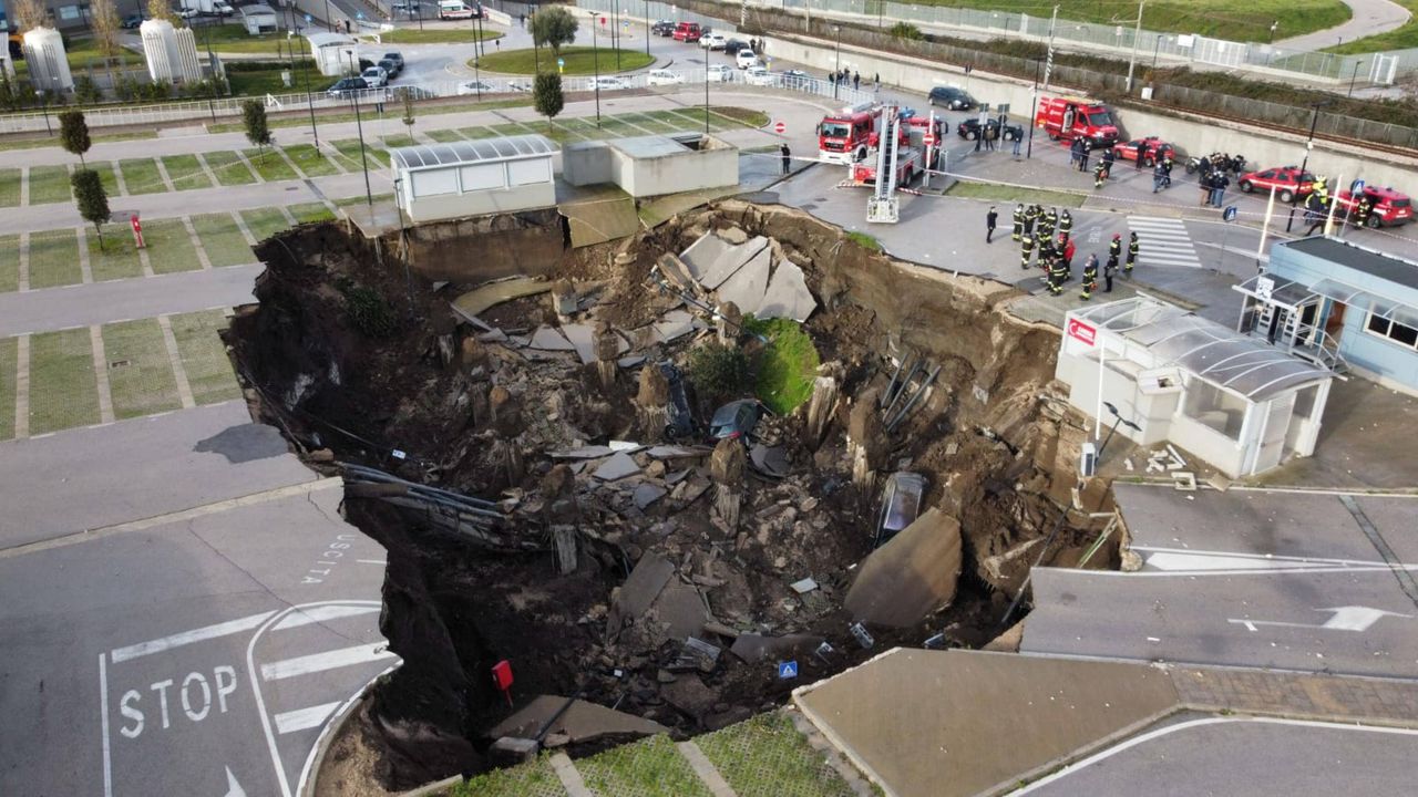 Włochy. W Neapolu zapadła się ziemia. Ewakuowano szpital covidowy