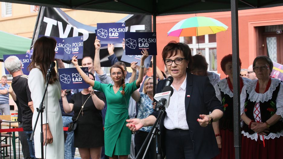 Marszałek Sejmu RP Elżbieta Witek podczas pikniku rodzinnego w Otyniu