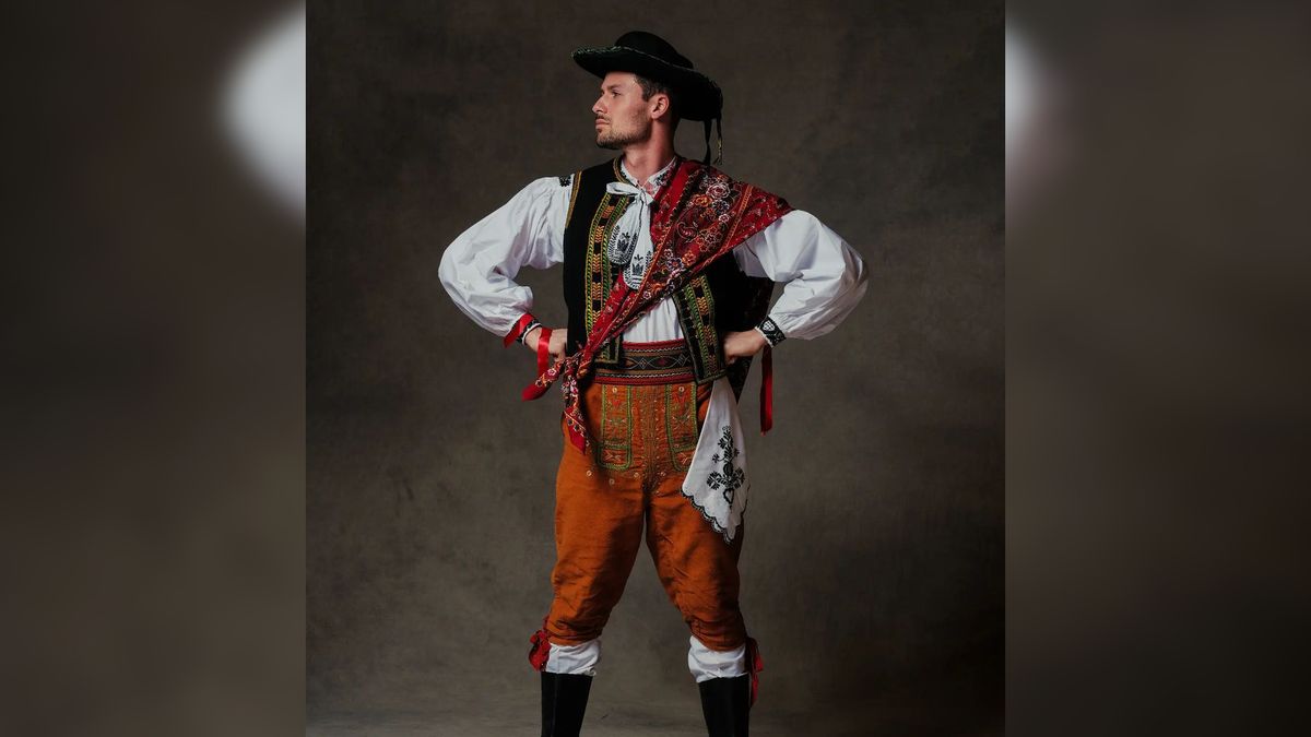 Kandydaci do tytułu Mister Global zapozowali w strojach ludowych 1