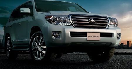 Toyota Land Cruiser V8 (J200) po liftingu - oficjalne informacje i zdjęcia