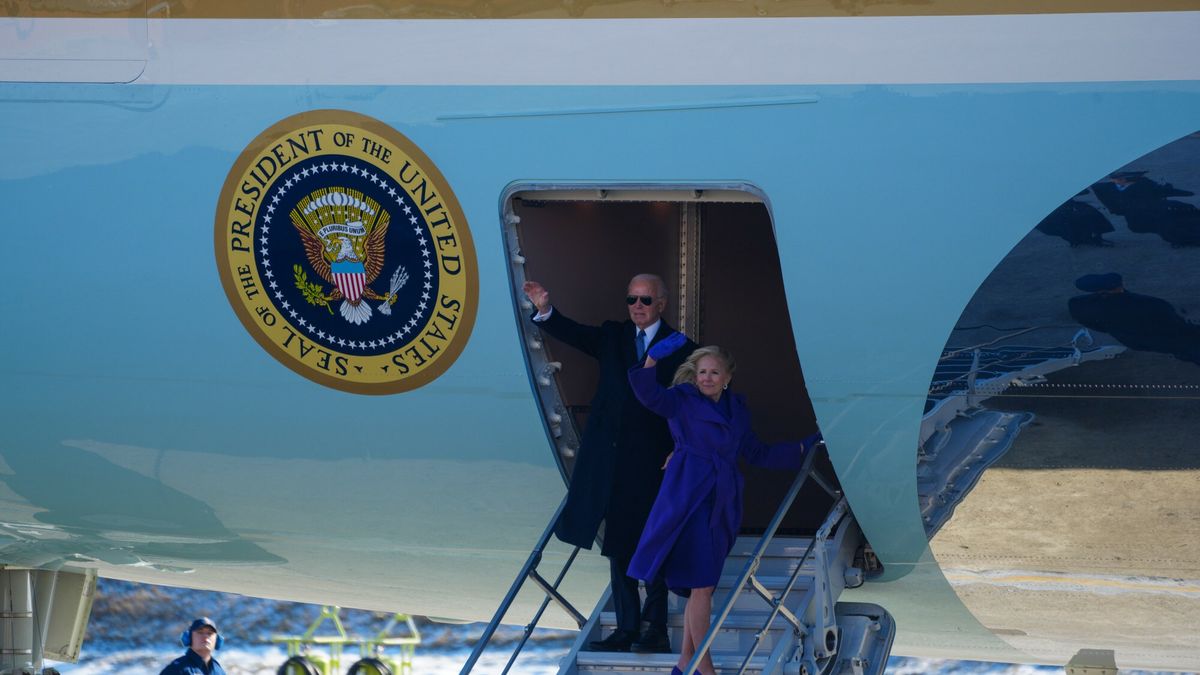 Zaprzysi??enie Donalda Trumpa na 47. prezydenta USA
Mandatory Credit: Photo by Andrew Leyden/ZUMA Press Wire/Shutterstock (15110034a)
Former President Joe Biden departed Joint Base Andrews after the inauguration of President Donald Trump.
Biden leaves Andrews AFB as a former president., Washington, District of Columbia, USA - 20 Jan 2025
Andrew Leyden/ZUMA Press Wire/Sh