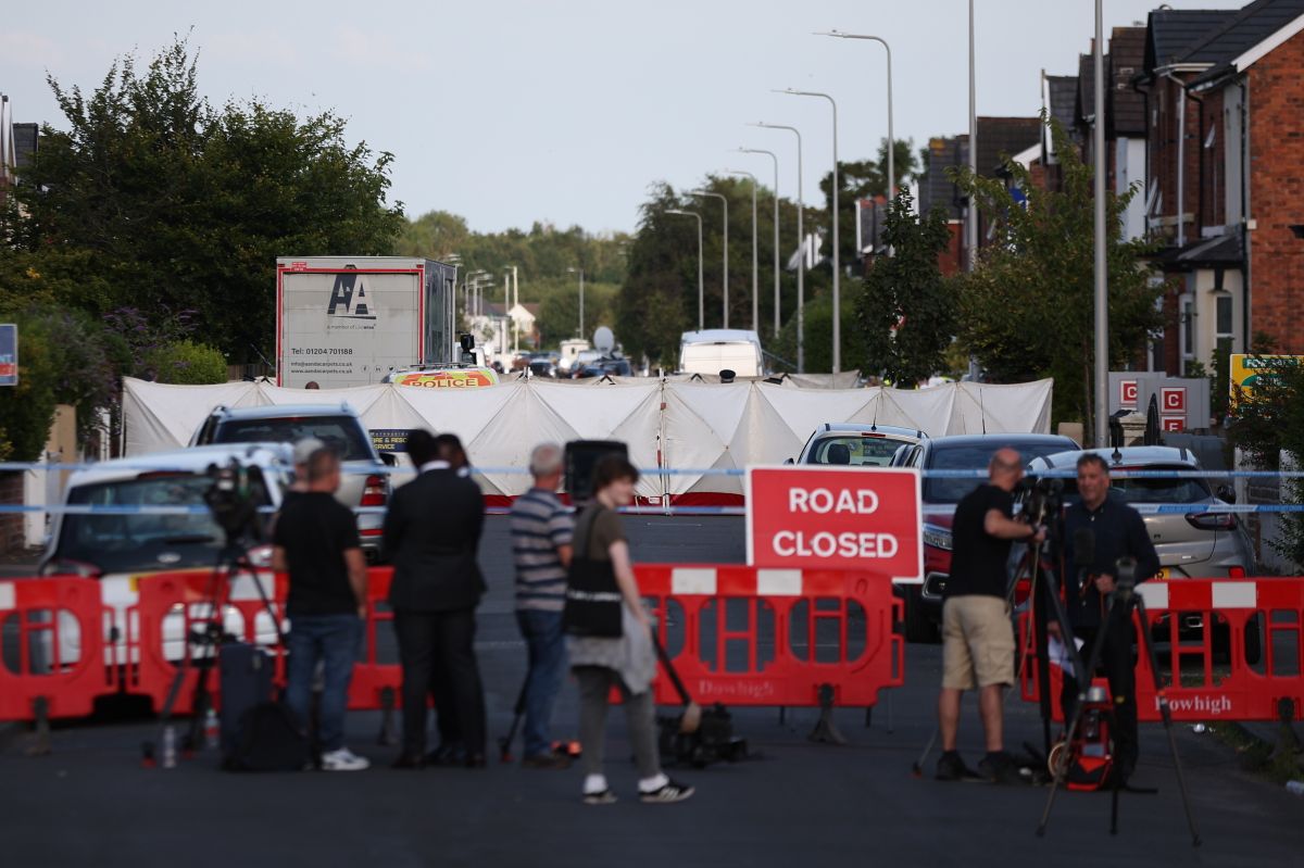 A knife attack in the United Kingdom. Witnesses are in shock.