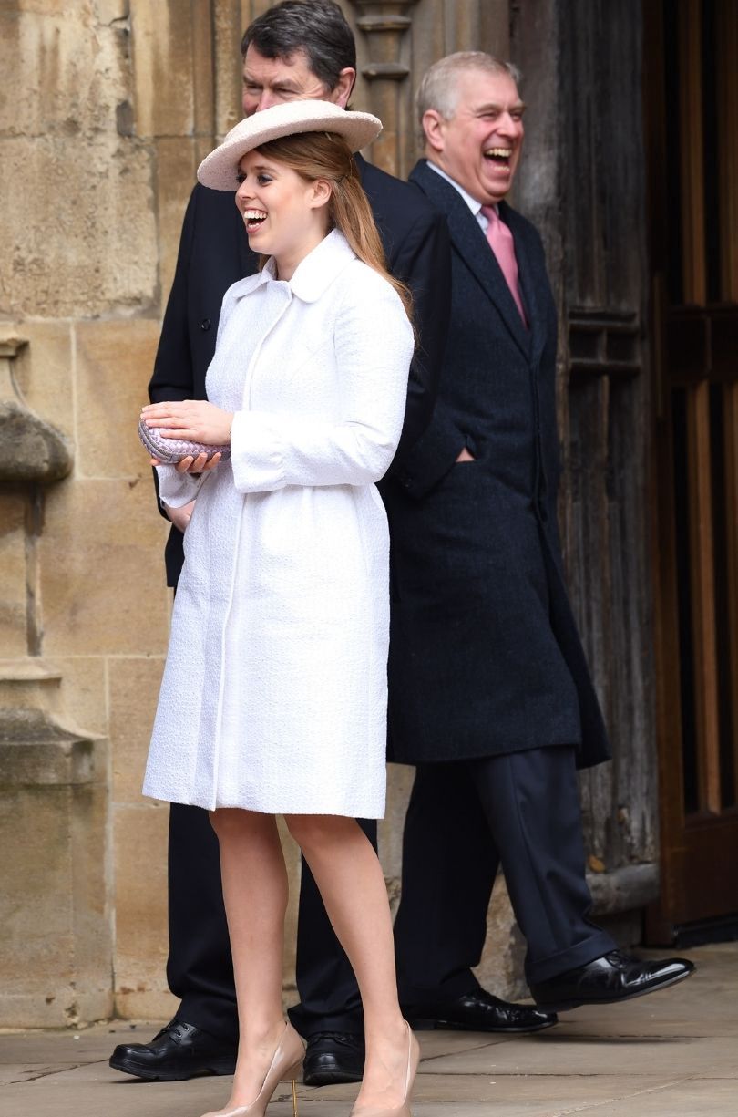 Księżniczka Beatrycze chciała zemścić się na Meghan Markle, ogłaszając ciążę w rocznicę jej ślubu z Harrym?