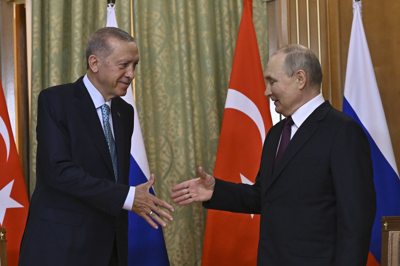 From the left: President of Turkey Recep Tayyip Erdogan and President of Russia Vladimir Putin.