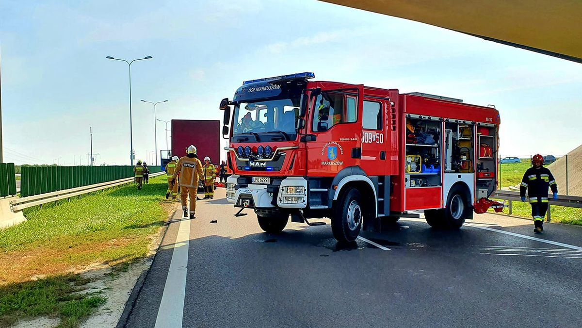 Markuszów. W wypadku na S12 zginęła kobieta (Źródło: OSP KSRG Markuszów)
