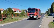 Groźne zdarzenie na DW540 w Sikorzu. Auto wypadło z drogi i uderzyło w betonowy przepust!