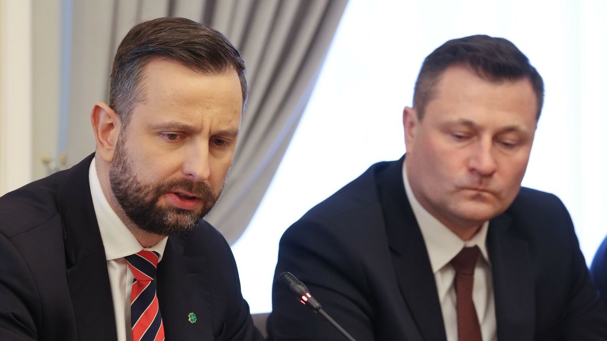 Komisja kultury o projektach uchwa? ws. Jana Paw?a II
Fot. Piotr Molecki/East News, Warszawa, 09.03.2023. Sejm. Komisja kultury debatuje o projektach uchwal ws. obrony dobrego imienia papieza Jana Paw?a II. Projekty powstaly w odpowiedzi na reportaz Marcina Gutowskiego "Franciszkanska 3", ktory ukazal sie w TVN24.
N/z: Wladyslaw Kosiniak-Kamysz, Krzysztof Paszyk
Piotr Molecki