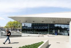 Kałuże w przejściu nowego dworca. Fiasko inwestycji za 87 mln zł