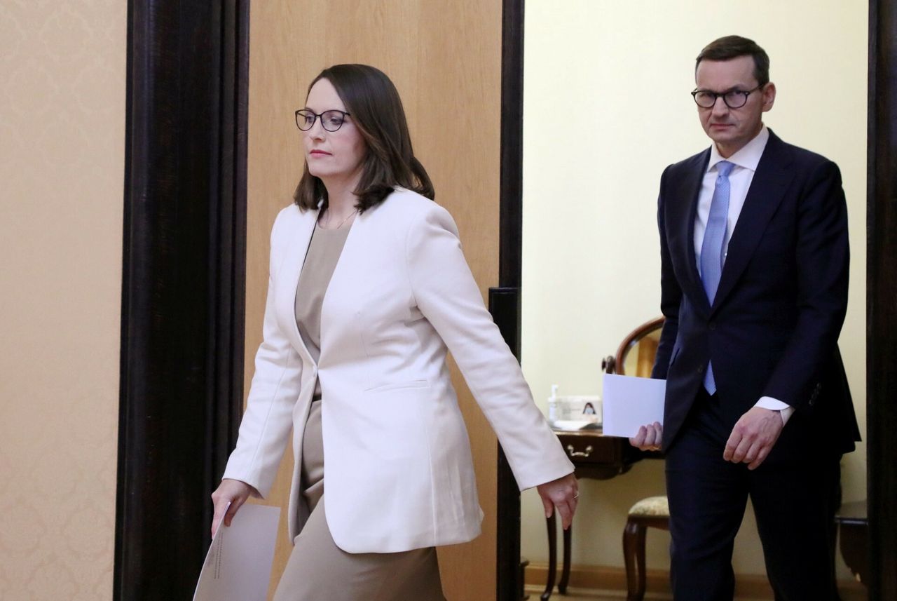 Minister finansów najmłodszą emerytką w rządzie. Jakie świadczenie otrzymuje?