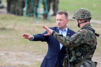 Nawet 28 zł za minutę pracy. Błaszczak przyznał dodatkowe wynagrodzenia