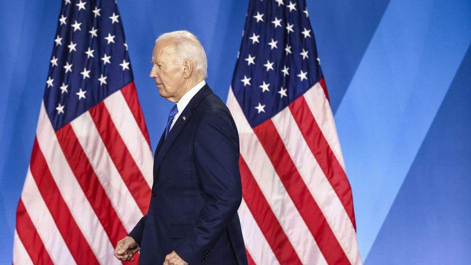 US President Joe Biden arrives for a press conference on the sidelines of the 75th Anniversary of the North Atlantic Treaty Organization (NATO) Summit at the Walter E. Washington Convention Center in Washington, DC, USA, 10 July 2024. President Biden is under increasing pressure from Democrats to step aside as the party's presidential candidate. EPA/JIM LO SCALZO Dostawca: PAP/EPA.