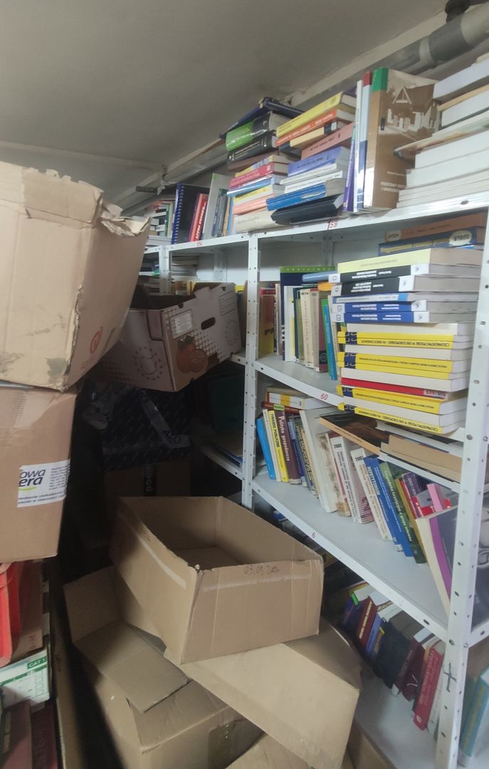 Antykwariaty upadają. Hurtownia skupuje od nich książki i odsprzedaje dalej