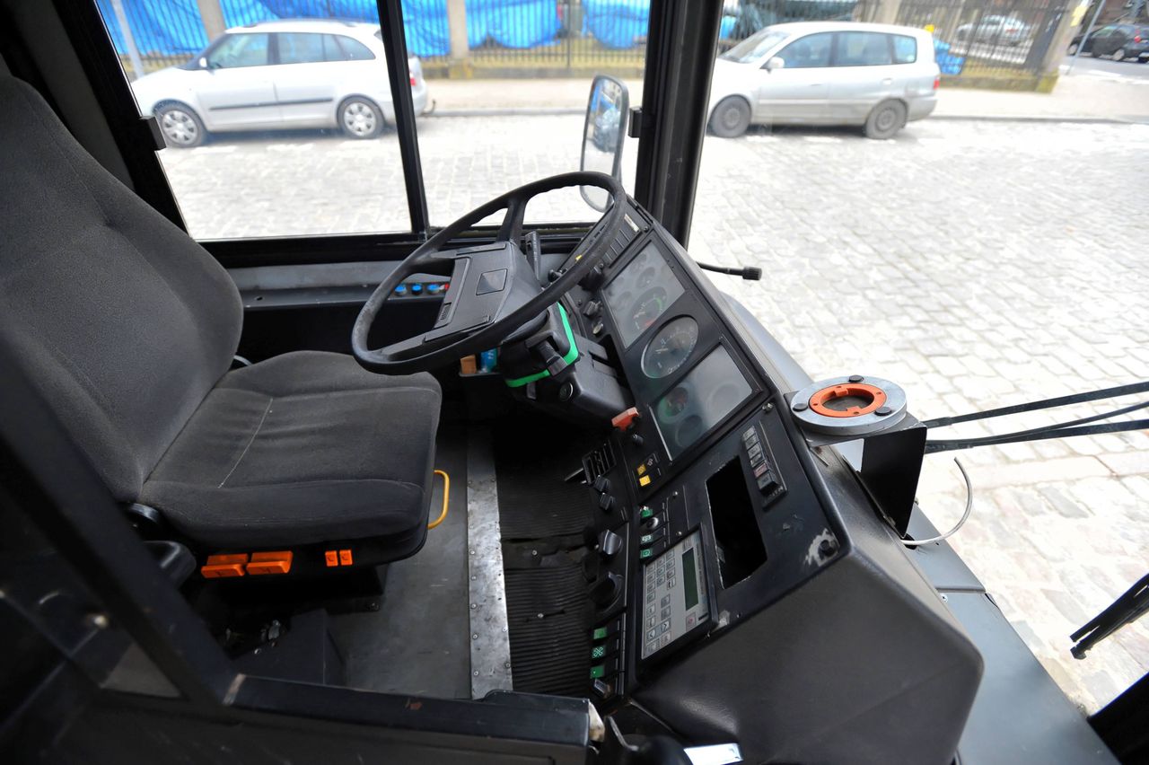 Zwrócił uwagę pasażerowi. Kierowca autobusu zaatakowany metalowym prętem