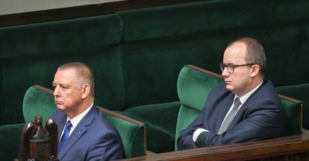 10 wniosków do prokuratury. Banaś pisze do Bodnara