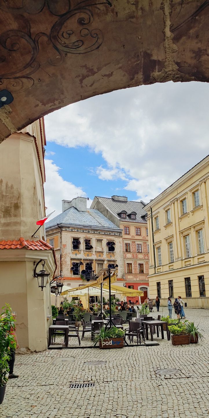 Zabytkowe uliczki Starego Miasta przyciągają turystów