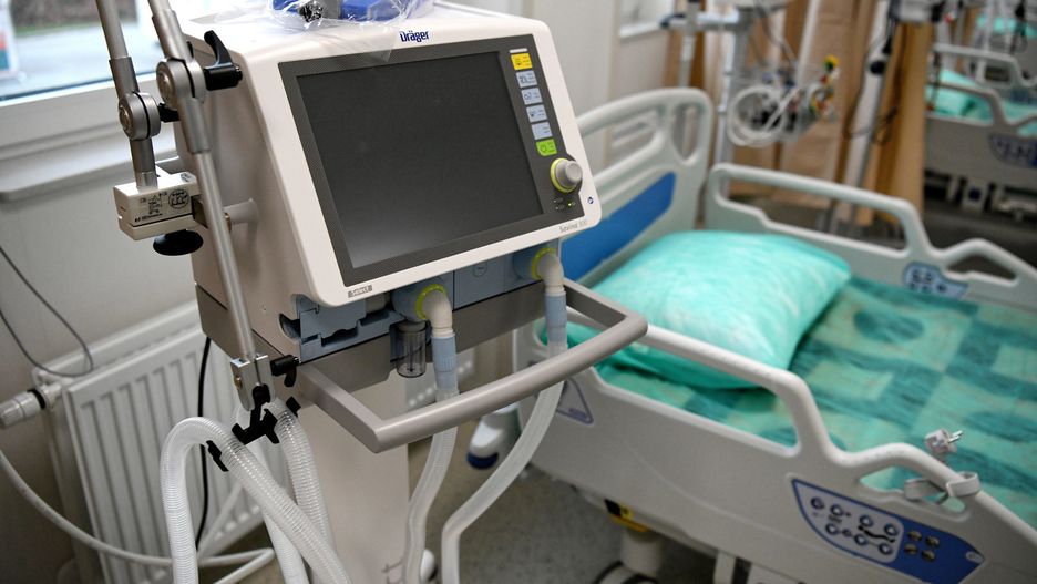 Koronawirus. Handlarz bronią nie zwraca zaliczki. Nie ma pieniędzy - zdjęcie ilustracyjne