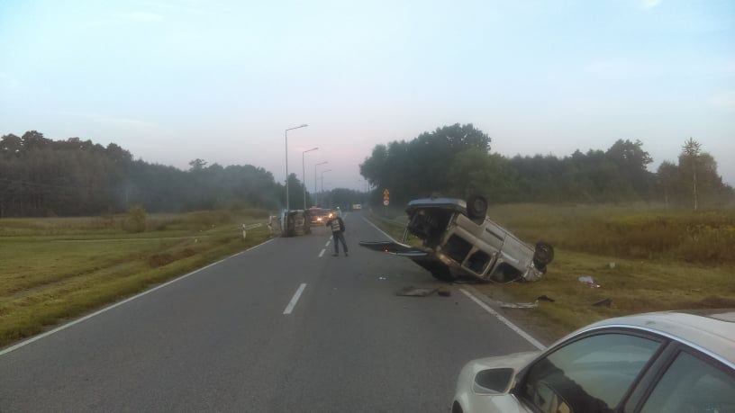 Poranne zderzenie aut na drodze wojewódzkiej nr 747 w Zosinie