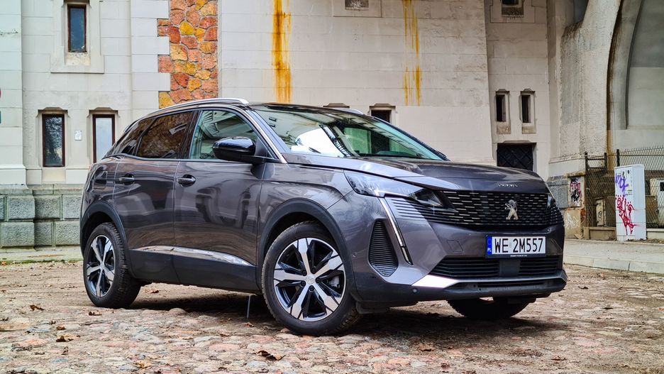 Gama silnikowa używanego Peugeota 3008 II jest bardzo szeroka i obejmuje jednostki benzynowe, wysokoprężne oraz hybrydy plug-in.