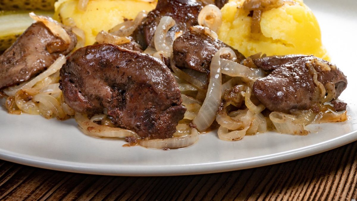Wątróbka smażona z cebulką