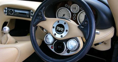 "Kiedyś to było", czyli 7 najciekawszych kierownic w historii motoryzacji