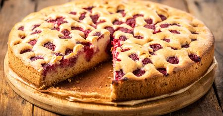 Placek z wiśniami – idealny do popołudniowej kawy