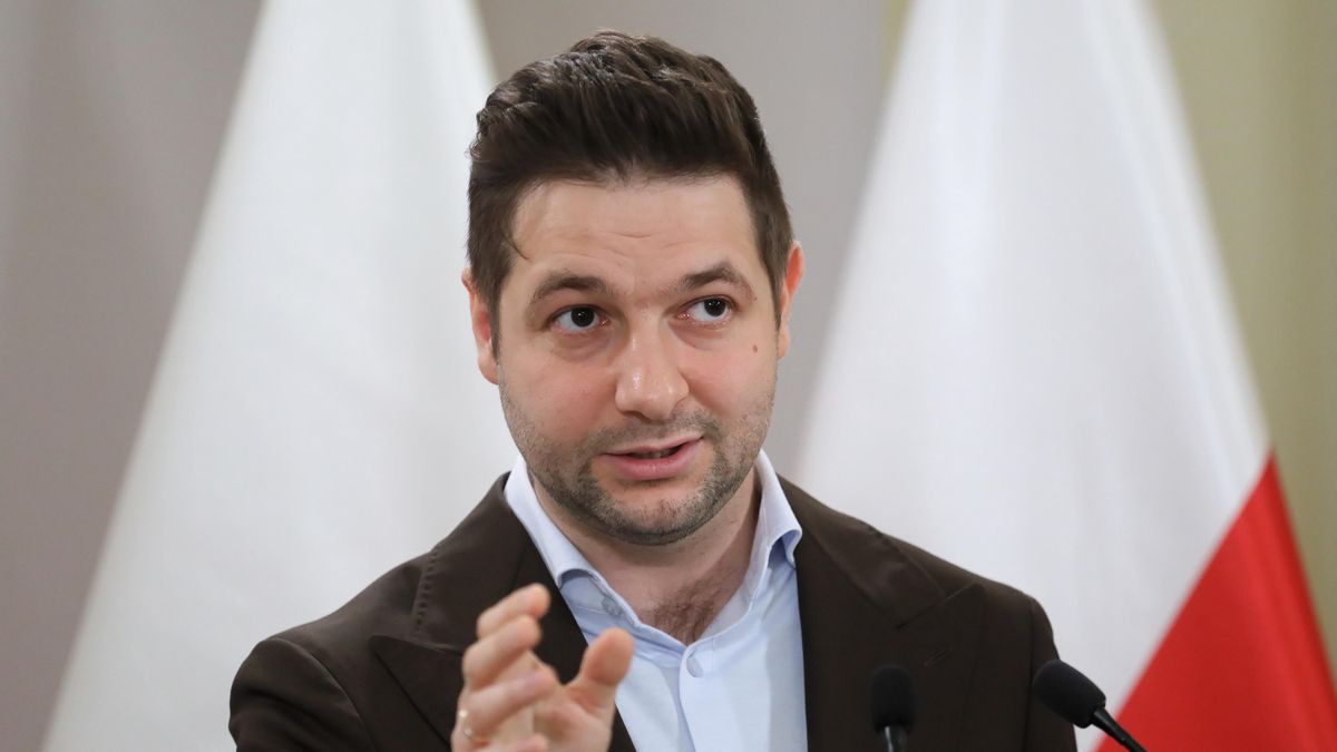 Patryk Jaki wdał się w wymianę zdań z ks. Isakowiczem-Zaleskim 