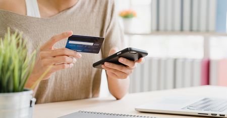 Przez pomyłkę przelali jej 10 mln dolarów. Od razu ruszyła na zakupy