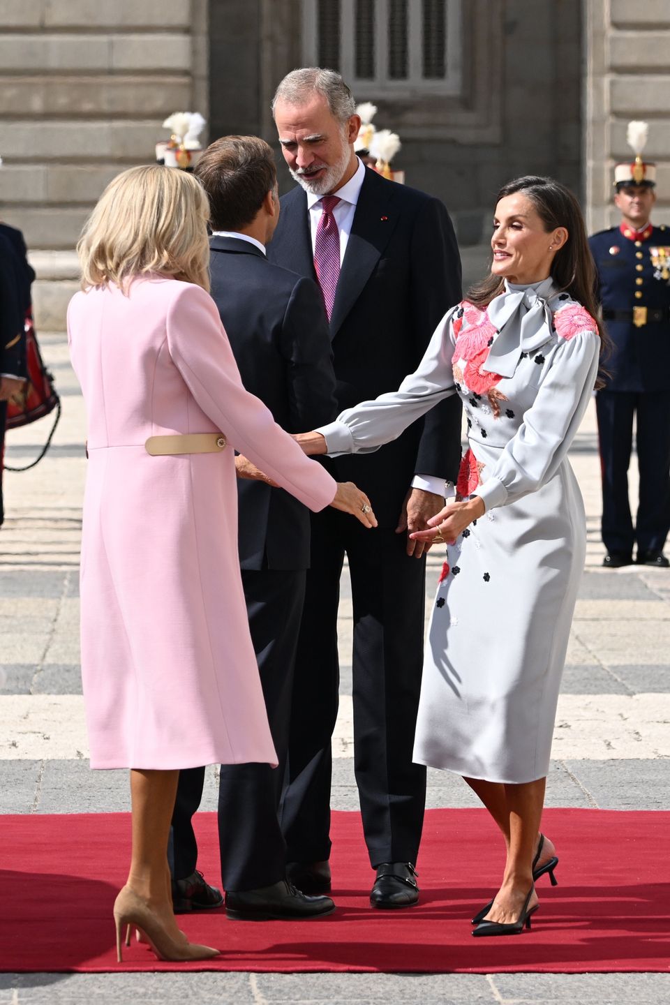 Emmanuel i Brigitte Macron spotkali się z Letycją i Filipem 