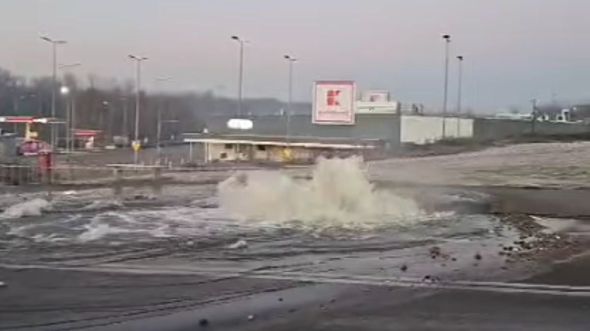 Potężna awaria wodociągu w Piekarach Śląskich