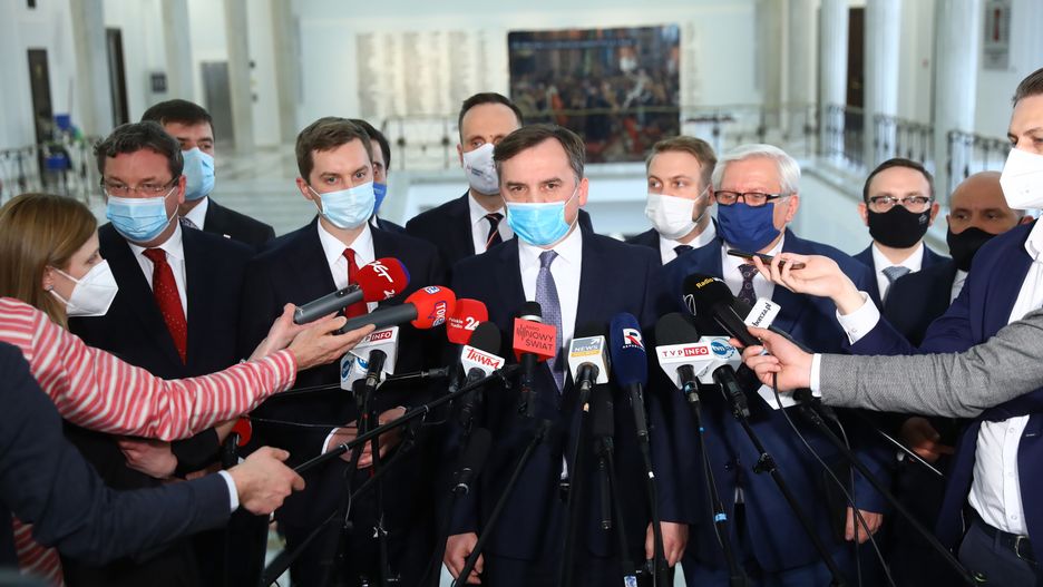 Fundusz Odbudowy bez głosu Ziobry. "Nie dano nam zaprezentować argumentów"